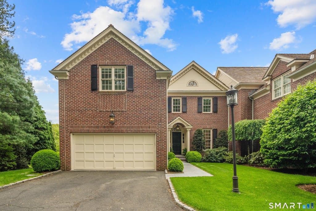 36 Richmond Hill Rd, New Canaan