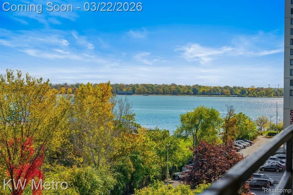 8300 E Jefferson Ave, Detroit