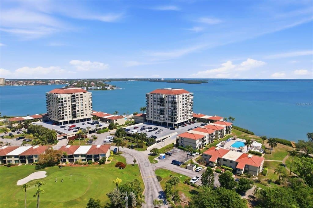 6372 Palma Del Mar Blvd S Apt 1207, Saint Petersburg