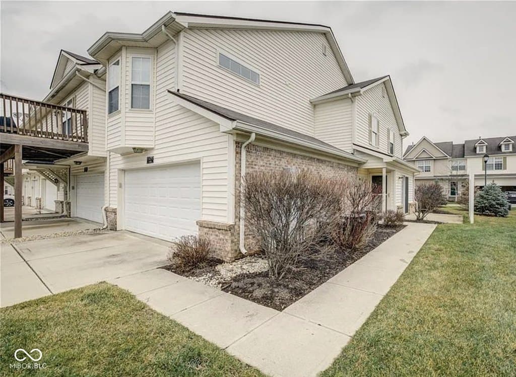 11475 Clay Ct Unit 100, Fishers