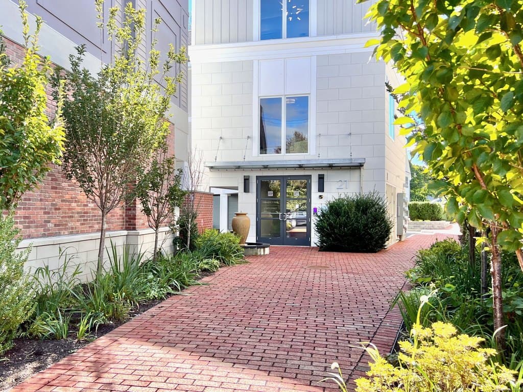 302 Gramercy Park Unit 302, New Canaan