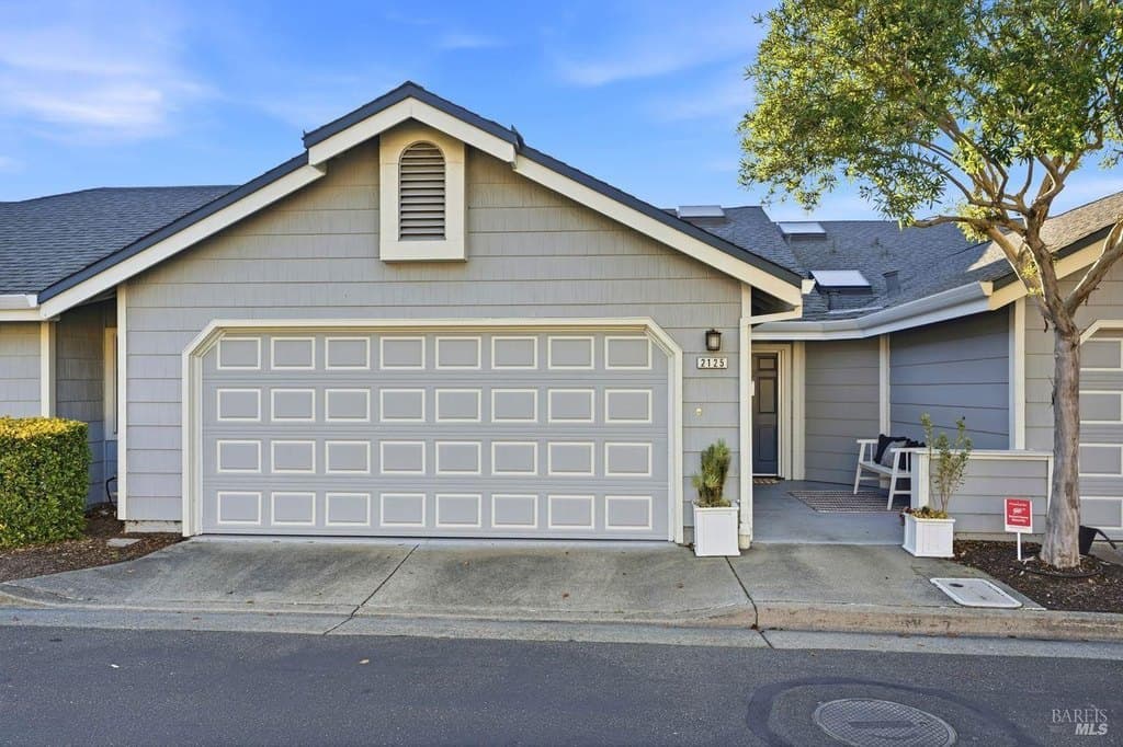 2125 Stonefield Ln, Santa Rosa