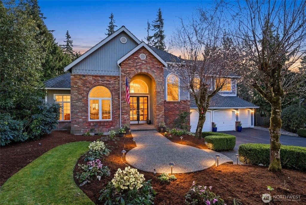 9604 215th Ave NE, Redmond