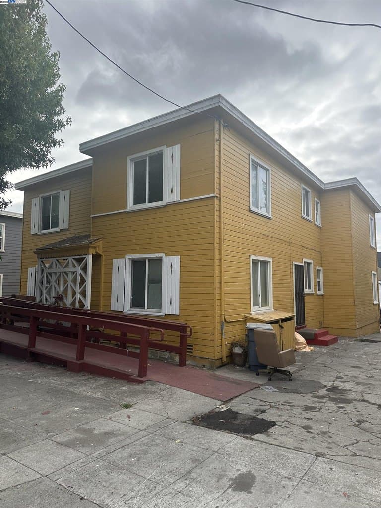 5651 Telegraph Ave, Oakland