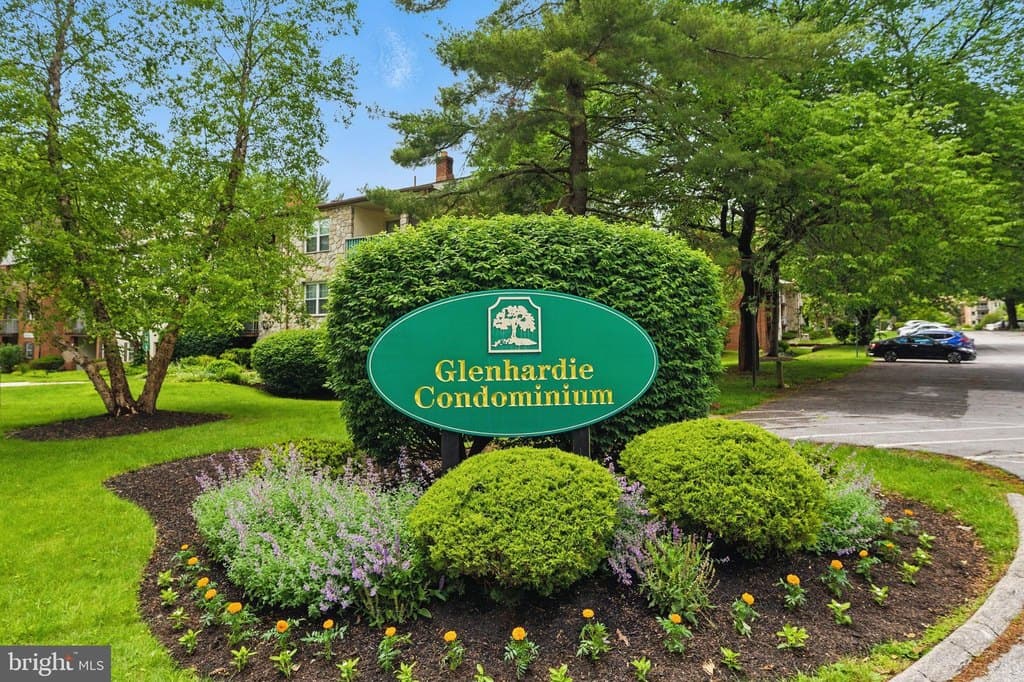 356 Drummers Ln Unit 356, Wayne