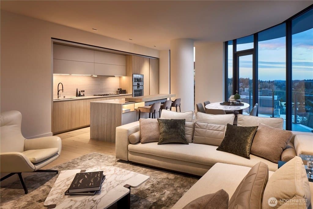 838 Avenue Sq NE Unit 1705, Bellevue