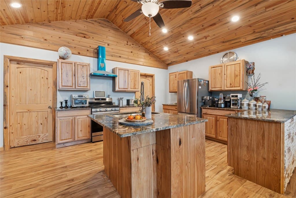 150 Whisper Ridge Dr, Bigfork