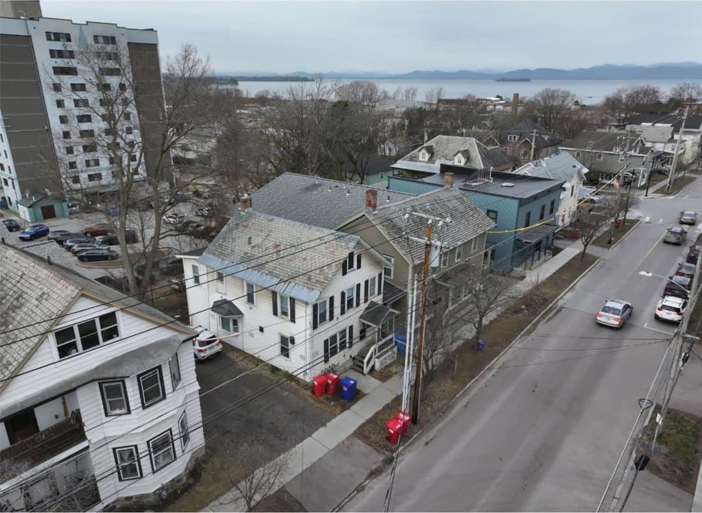 155 Maple St, Burlington