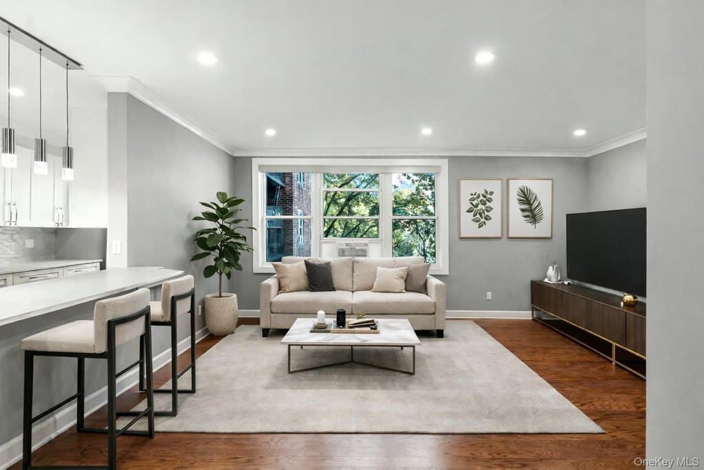 1133 Midland Ave Apt 2C, Bronxville