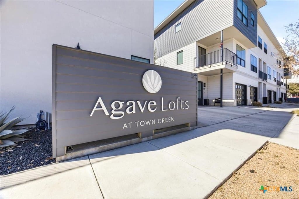 1208 N Academy Ave Unit 2201, New Braunfels