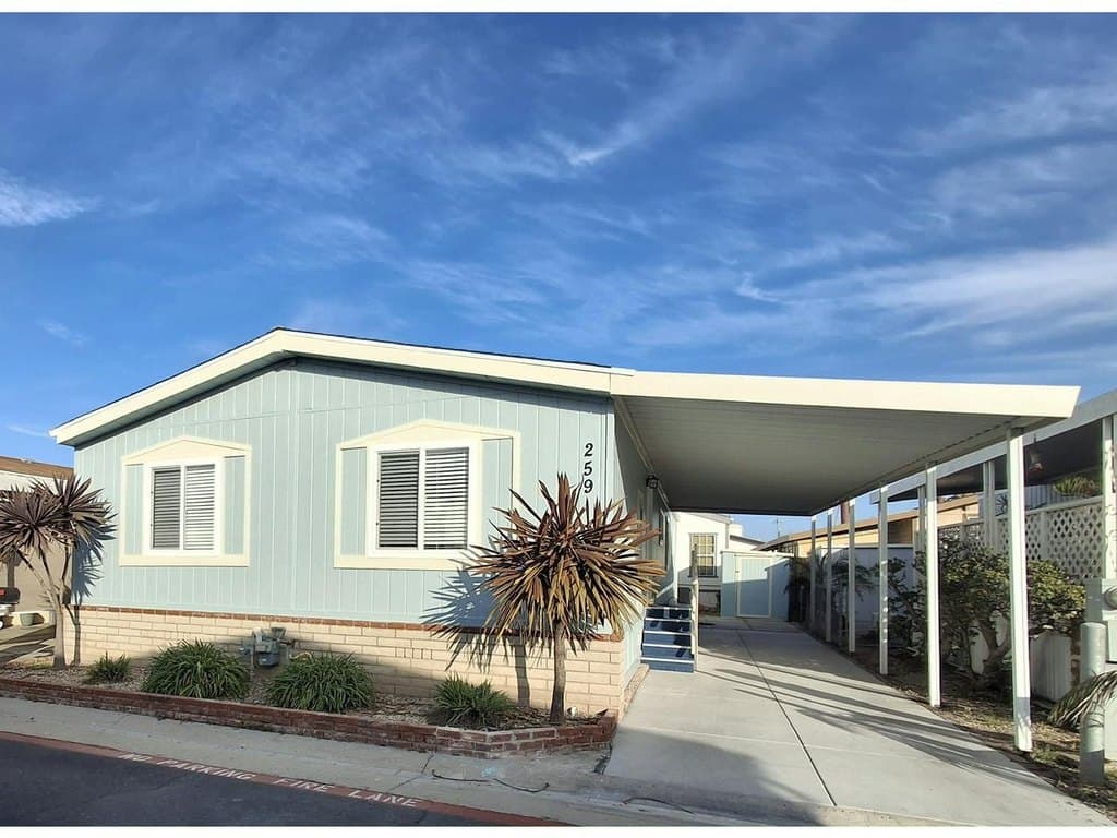21851 Newland St Spc 259, Huntington Beach