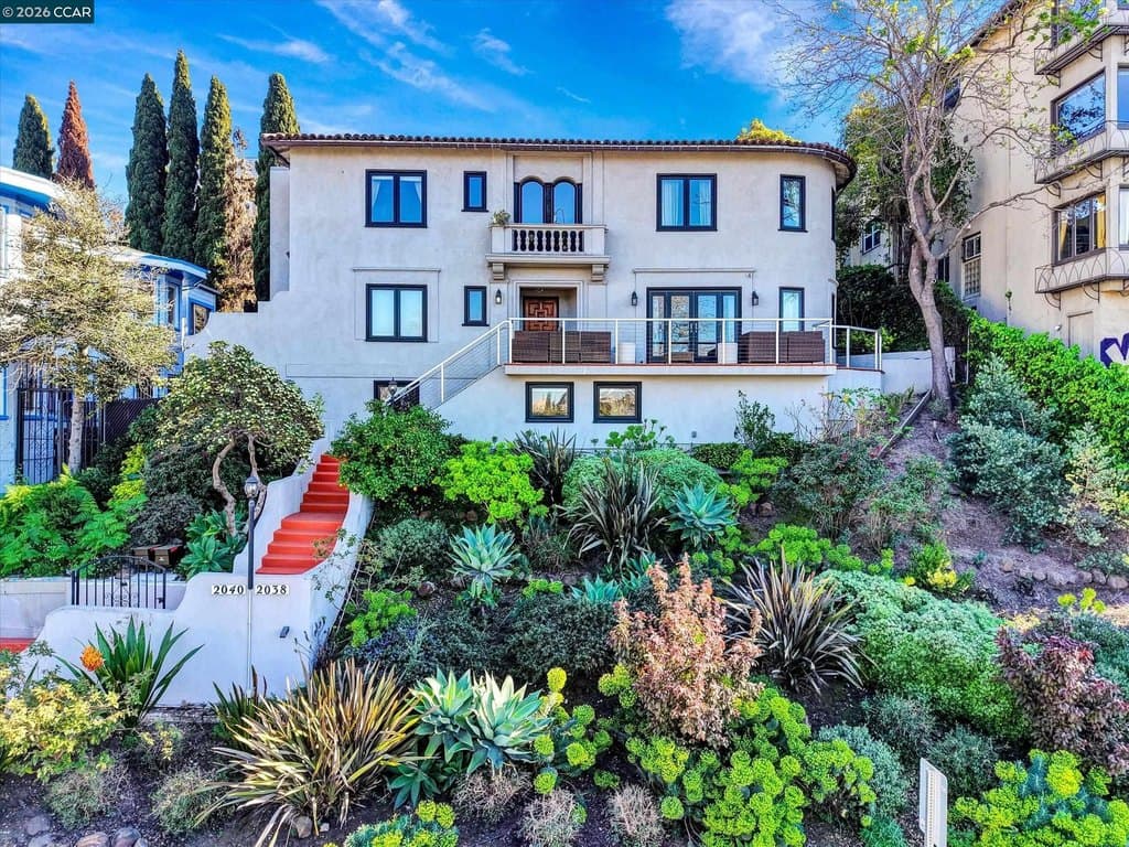 2038 2040 Lakeshore, Oakland