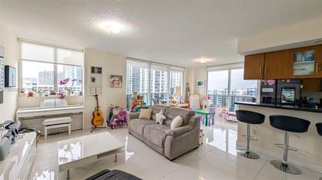 601 NE 23rd St Apt 1605