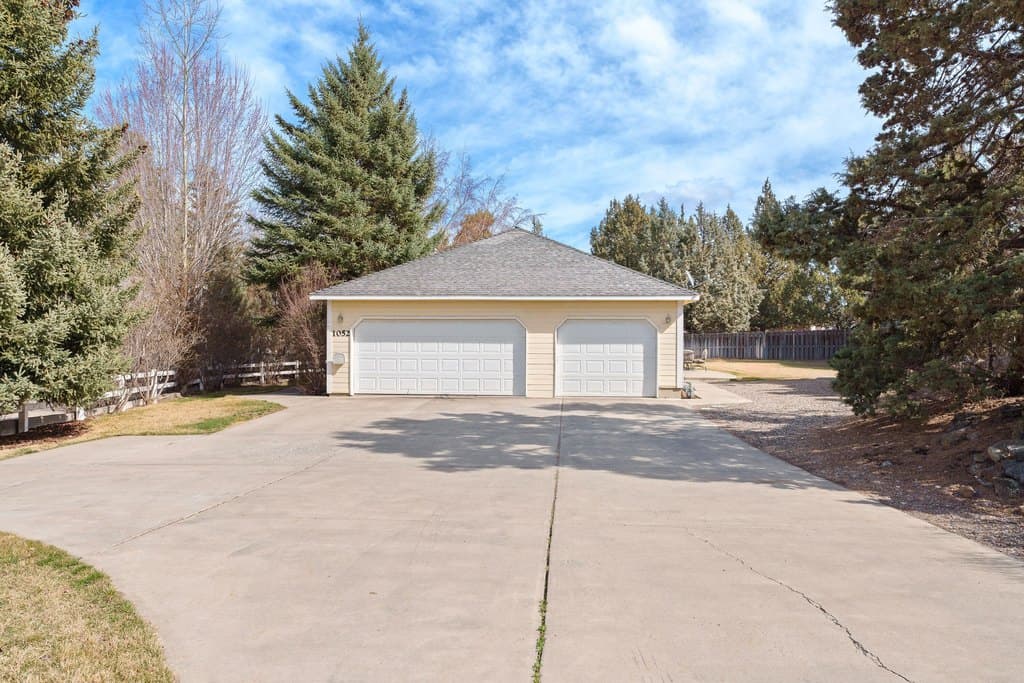 1052 NE Francis Ct, Bend