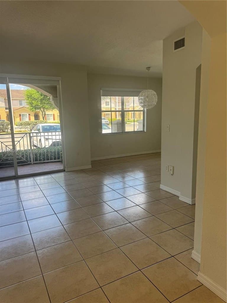 8826 W Flagler St Apt 102