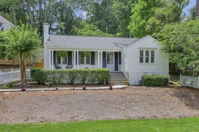 1051 Northrope Dr NE