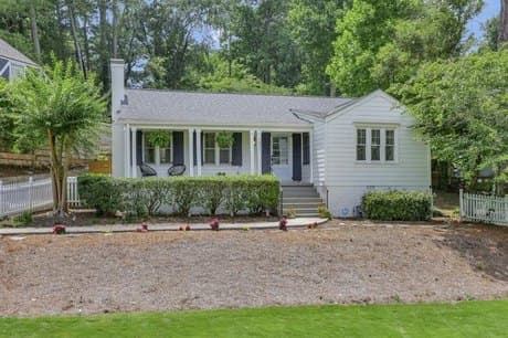 1051 Northrope Dr NE