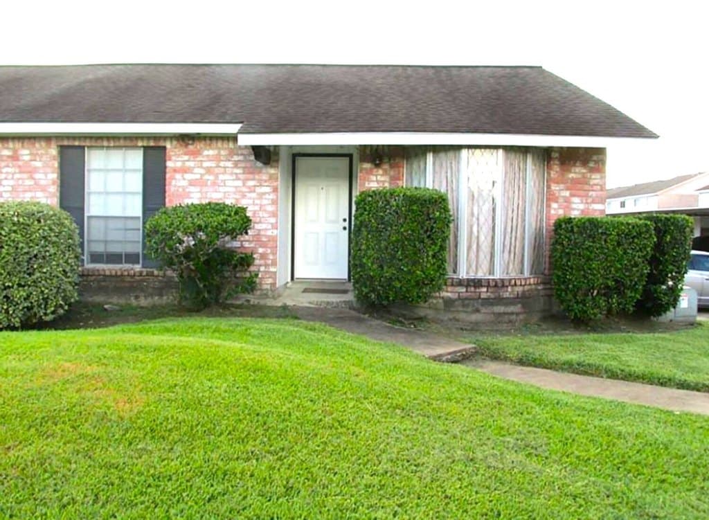 6851 Chasewood Dr, Houston