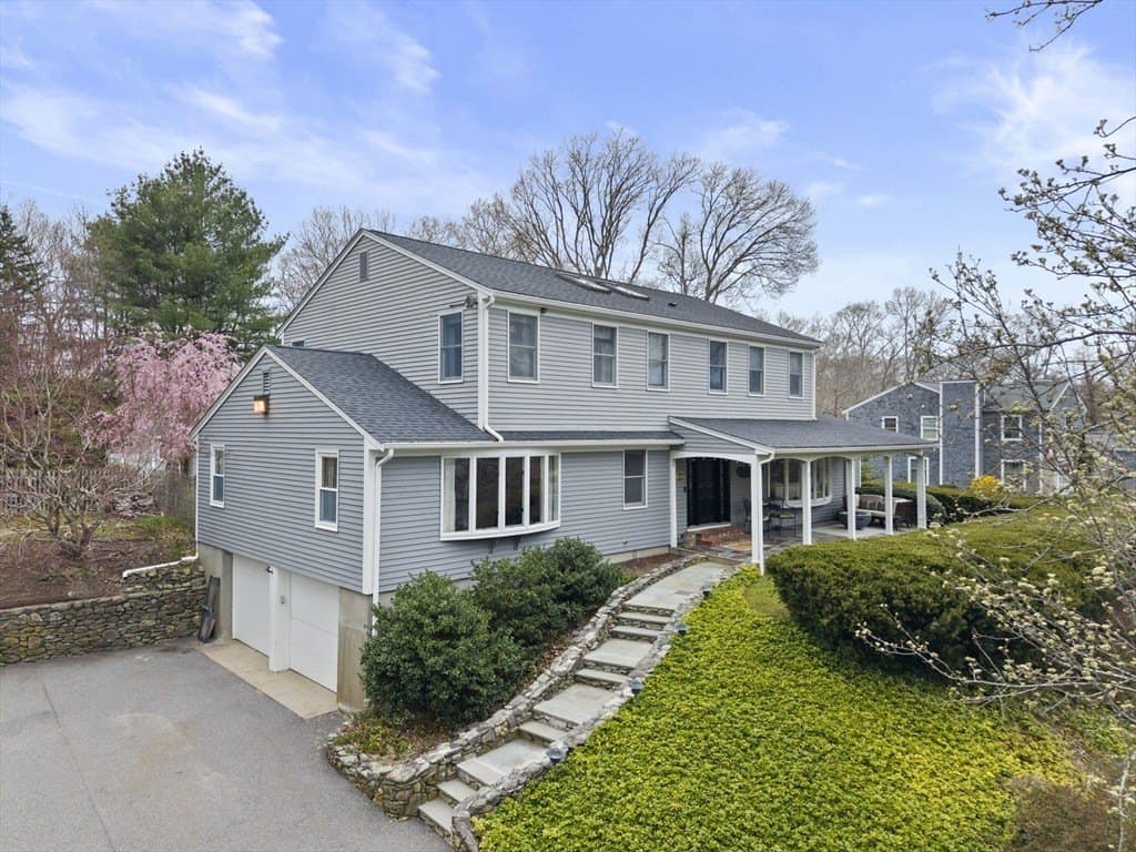 13 Woodvale Ave, Plymouth