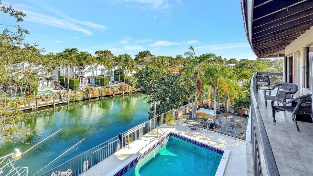 5201 Orduna Dr Apt 15, Coral Gables