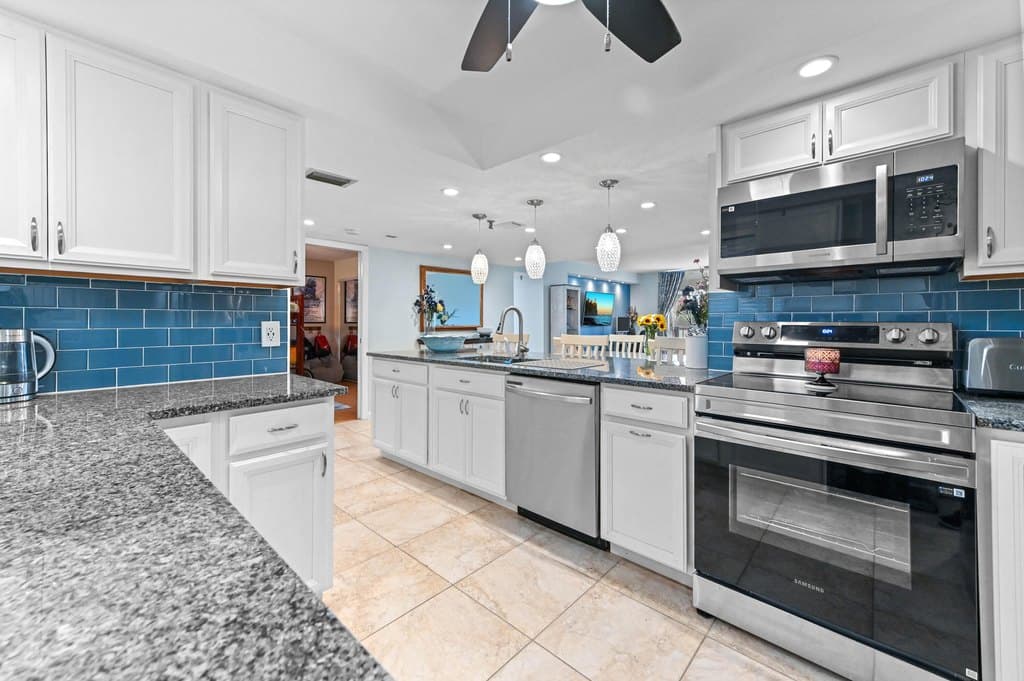 198 NW 67th St Apt 207, Boca Raton