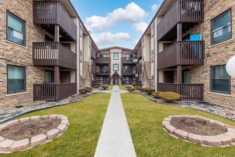 4553 W 56th St Apt 208E