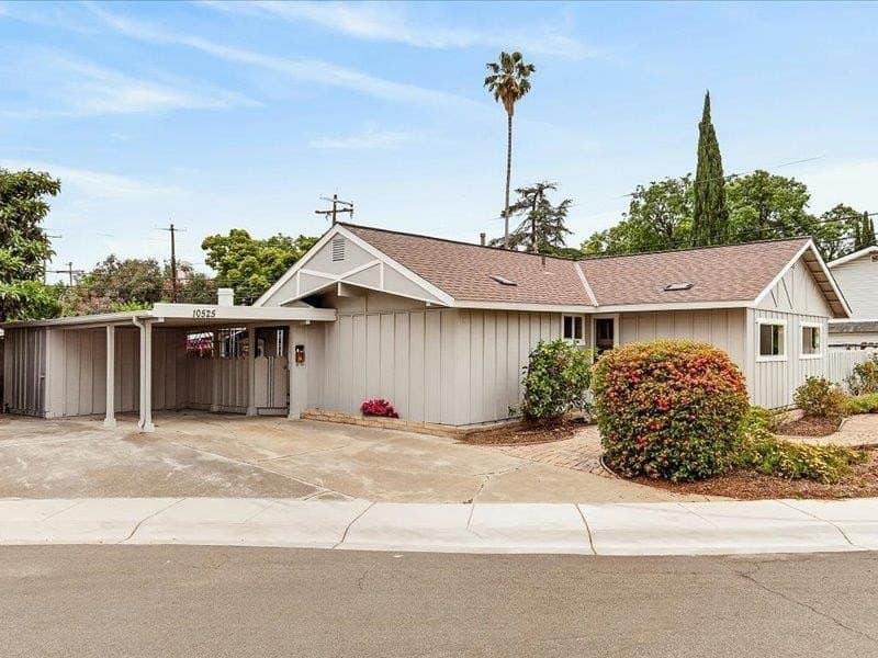 10525 Barnhart Ct, Cupertino