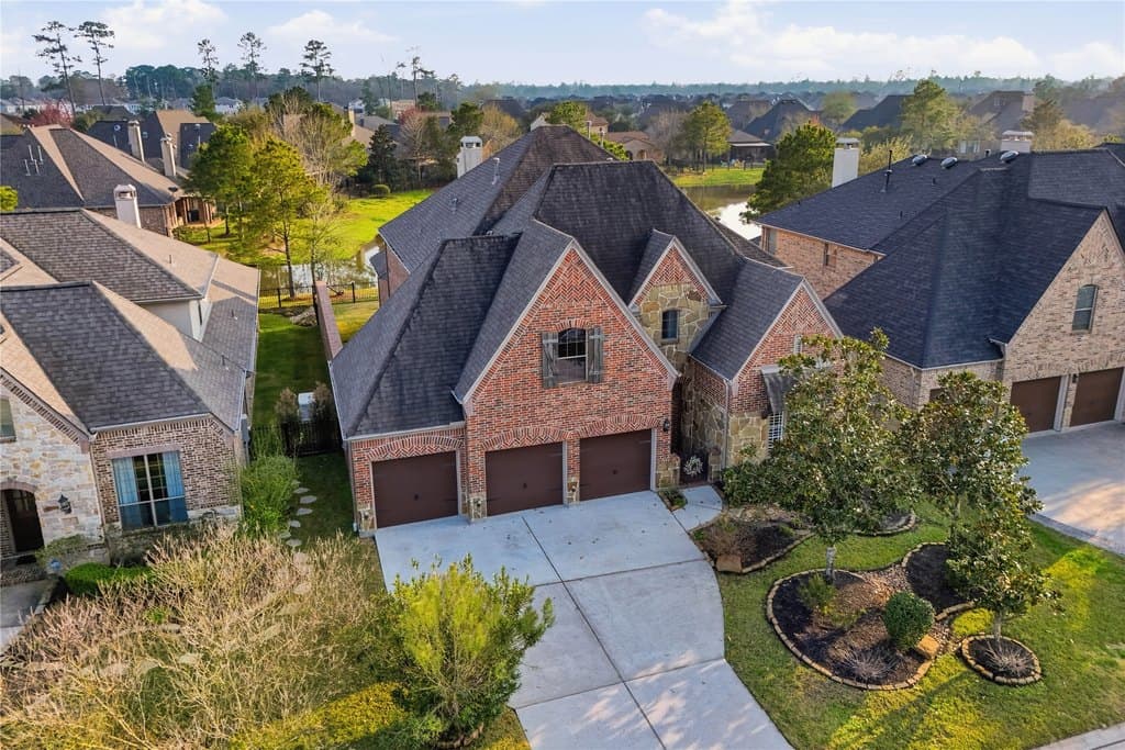 11 Kayak Ridge Dr, The Woodlands