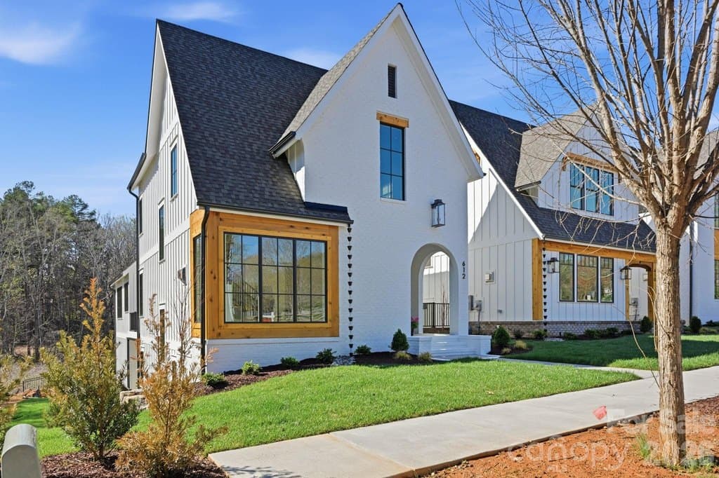 612 Walnut St, Davidson