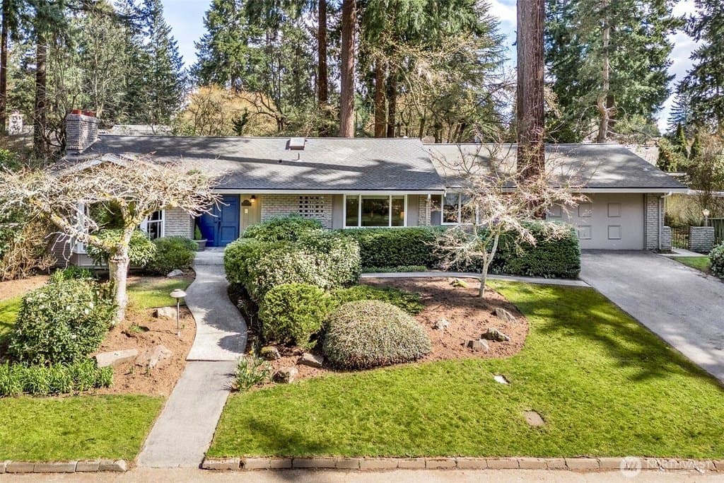 13536 Northshire Rd NW