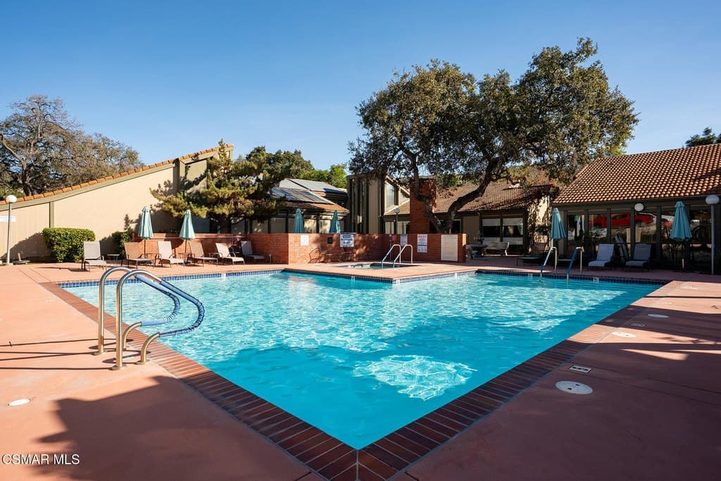 327 Chestnut Hill Ct Apt 11, Thousand Oaks