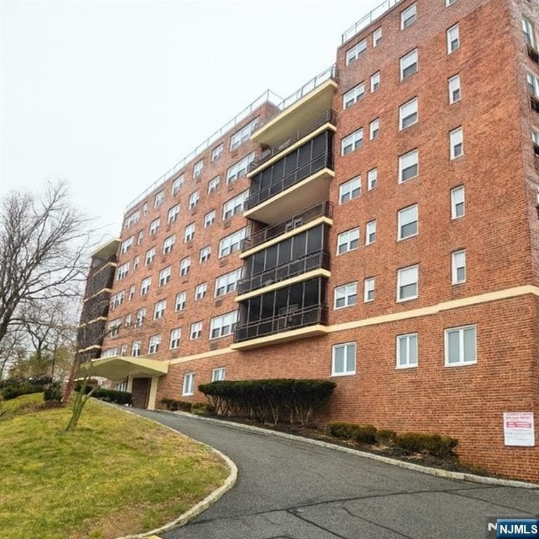 415 Claremont Ave Apt 4A, Montclair