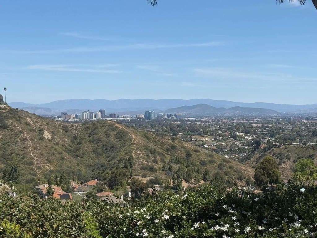 5877 Soledad Mountain Rd, La Jolla