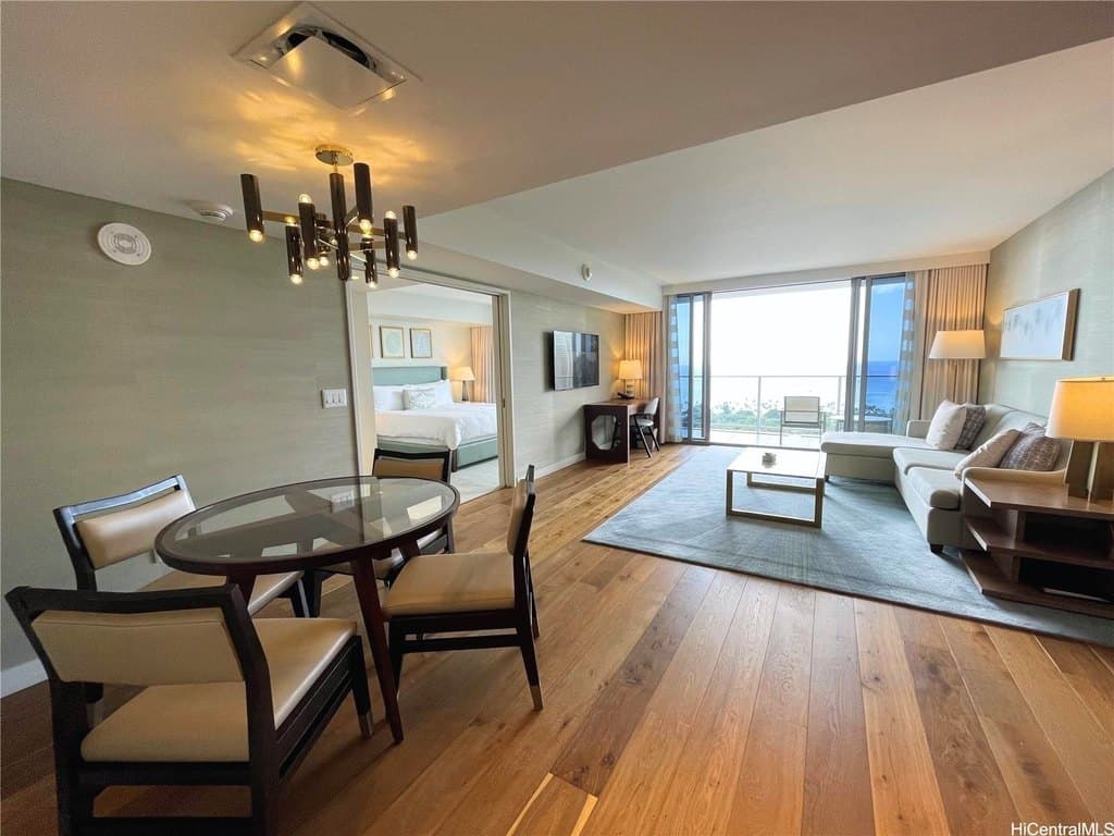383 Kalaimoku St Unit 2605, Honolulu