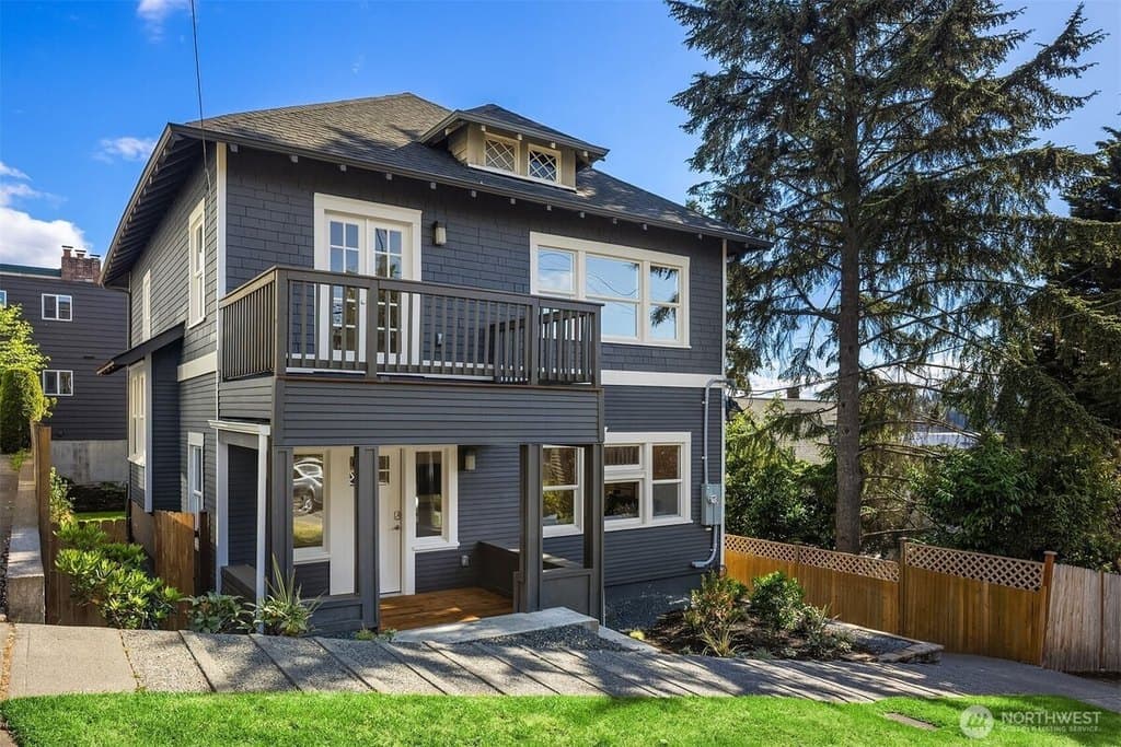 1307 W Boston St, Seattle