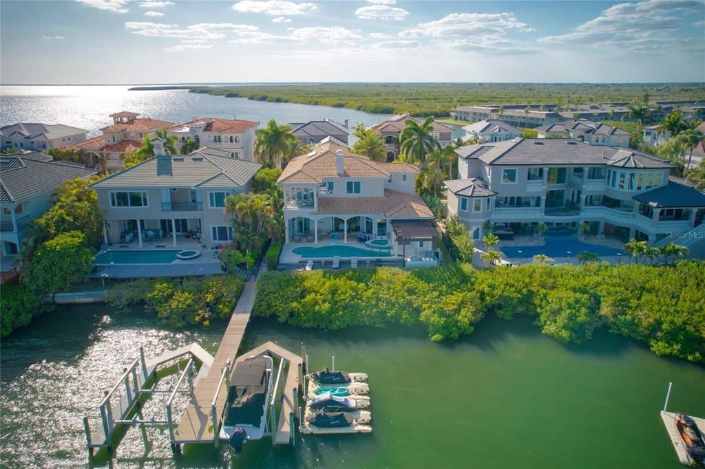 4117 Causeway Vista Dr