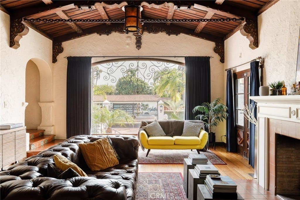 7 37th Pl, Long Beach