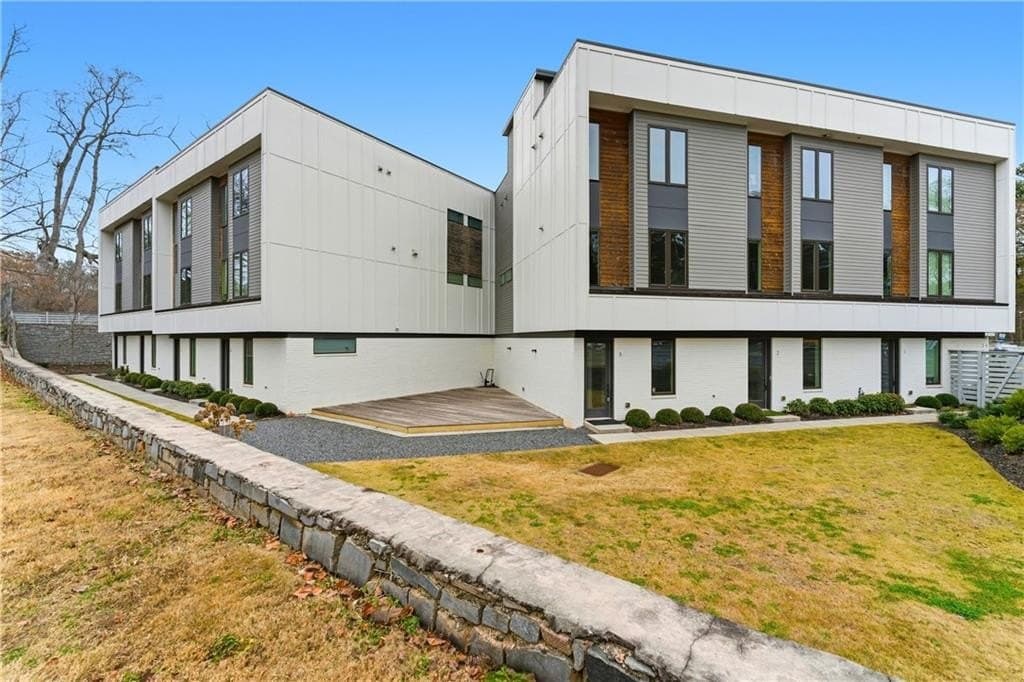 2424 Memorial Dr SE Unit 7