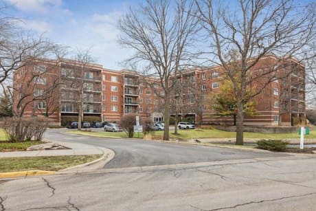 5225 N Riversedge Ter Apt 201