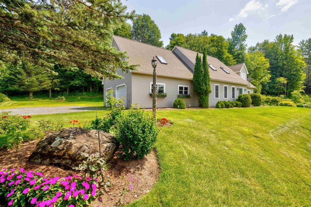 103 Foxfire Ln, Stowe