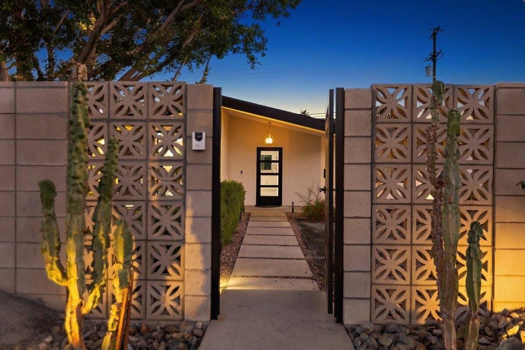 565 W Yorba Rd, Palm Springs