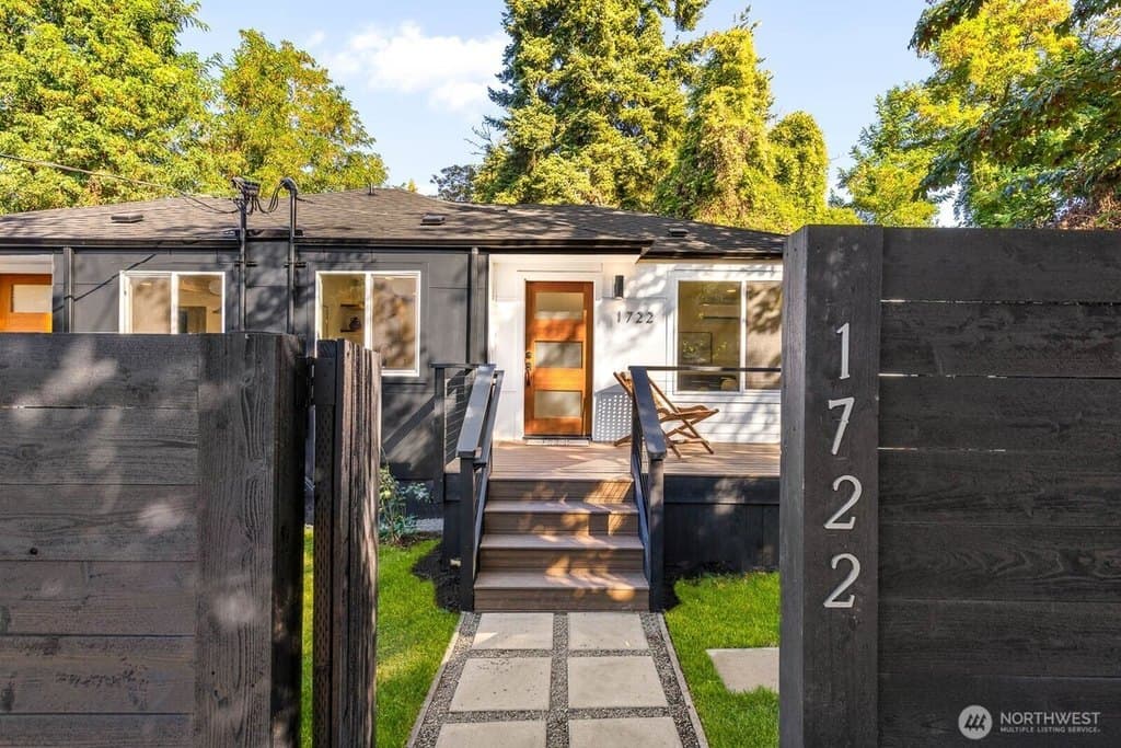 1722 Martin Luther King Jr Way