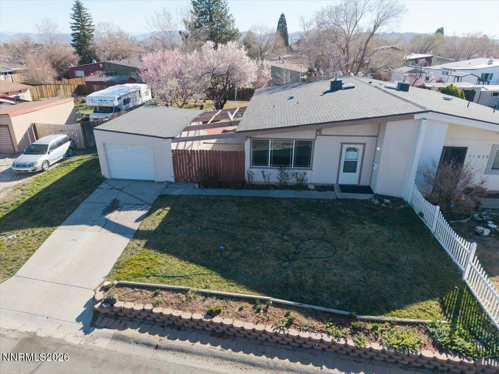 11272 Green Mountain St, Reno
