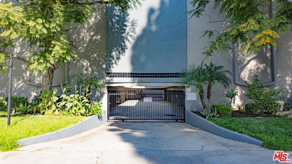 447 W Elk Ave, Glendale