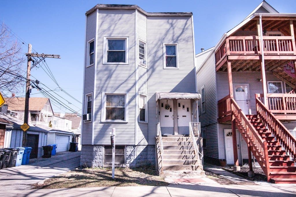 2545 N Monticello Ave, Chicago