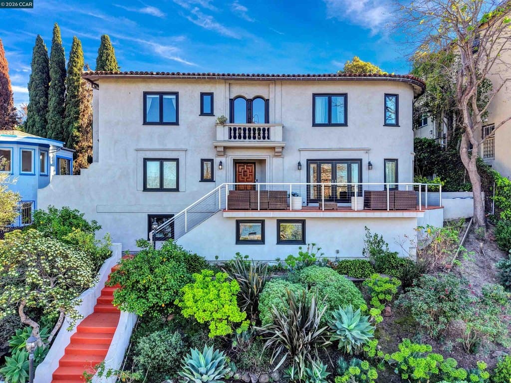 2038 Lakeshore Ave, Oakland