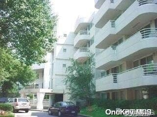88 Cuttermill Rd Apt 112, Great Neck