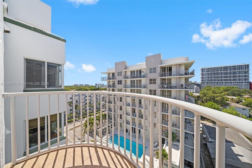 2550 SW 27th Ave Apt 701