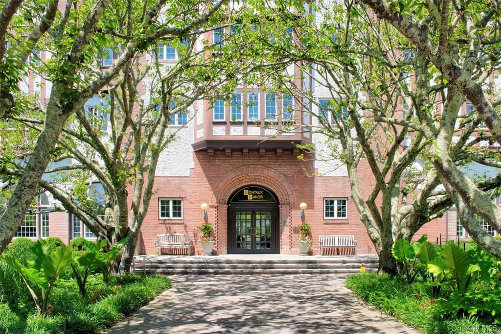 236 Edgemere St Unit 223, Montauk