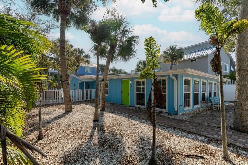 604 Avenida De Mayo, Sarasota